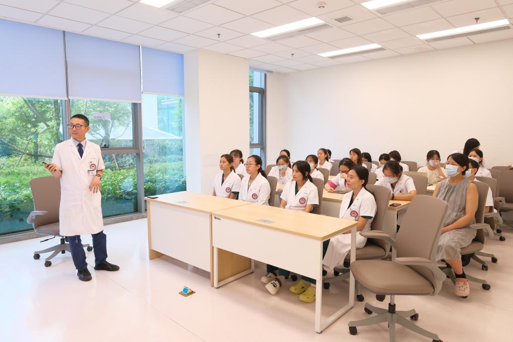 5f4c8daed2f3d071e89d9e95cb6b3653